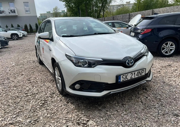 Toyota Auris cena 34000 przebieg: 600000, rok produkcji 2018 z Warszawa małe 92